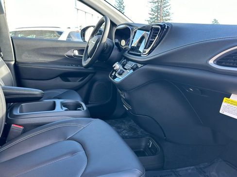 New 2026 Chrysler Pacifica Select w/ S Appearance Package AWD/4WD image 20