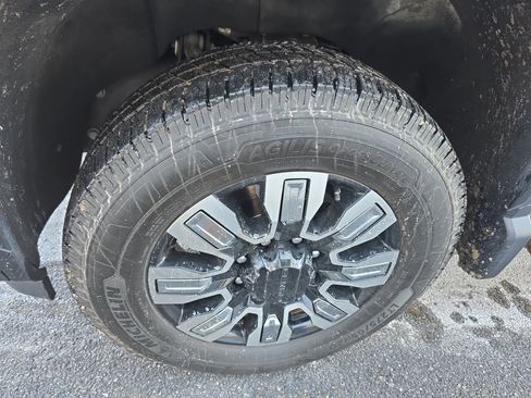 Used 2024 GMC Sierra 2500 Denali w/ Denali Reserve Package image 13