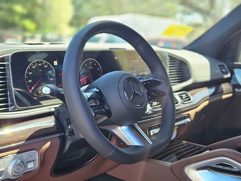 New 2026 Mercedes-Benz GLS 450 4MATIC image 18
