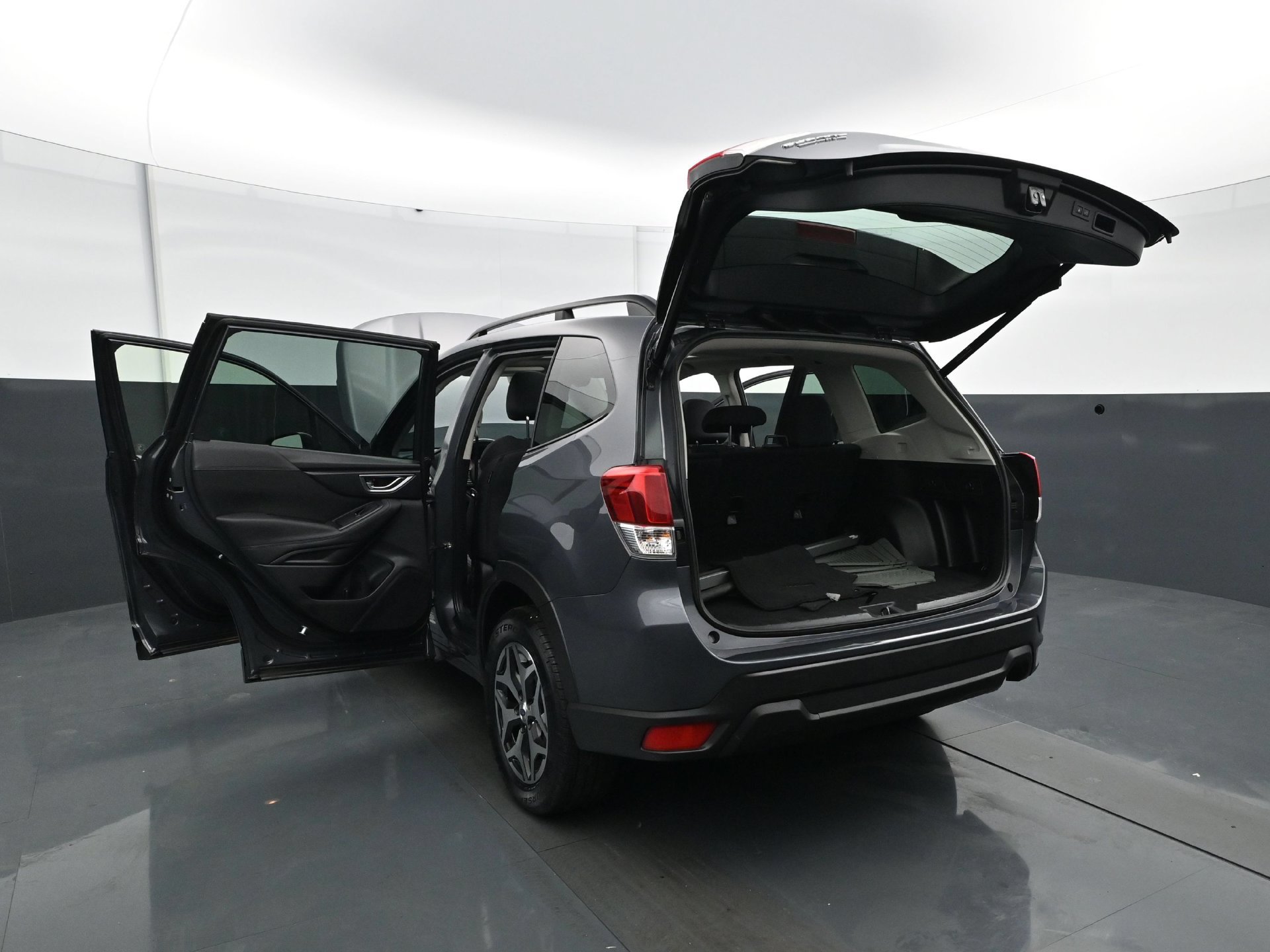 Used 2021 Subaru Forester Premium AWD/4WD image 34