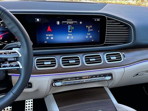 New 2026 Mercedes-Benz GLS 580 4MATIC image 7