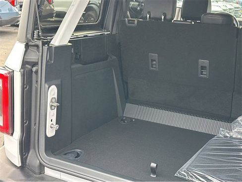 New 2025 Ford Bronco Outer Banks w/ Sasquatch Package image 19