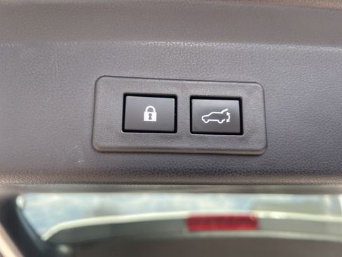 Used 2023 Subaru Ascent Premium w/ Convenience Package image 14