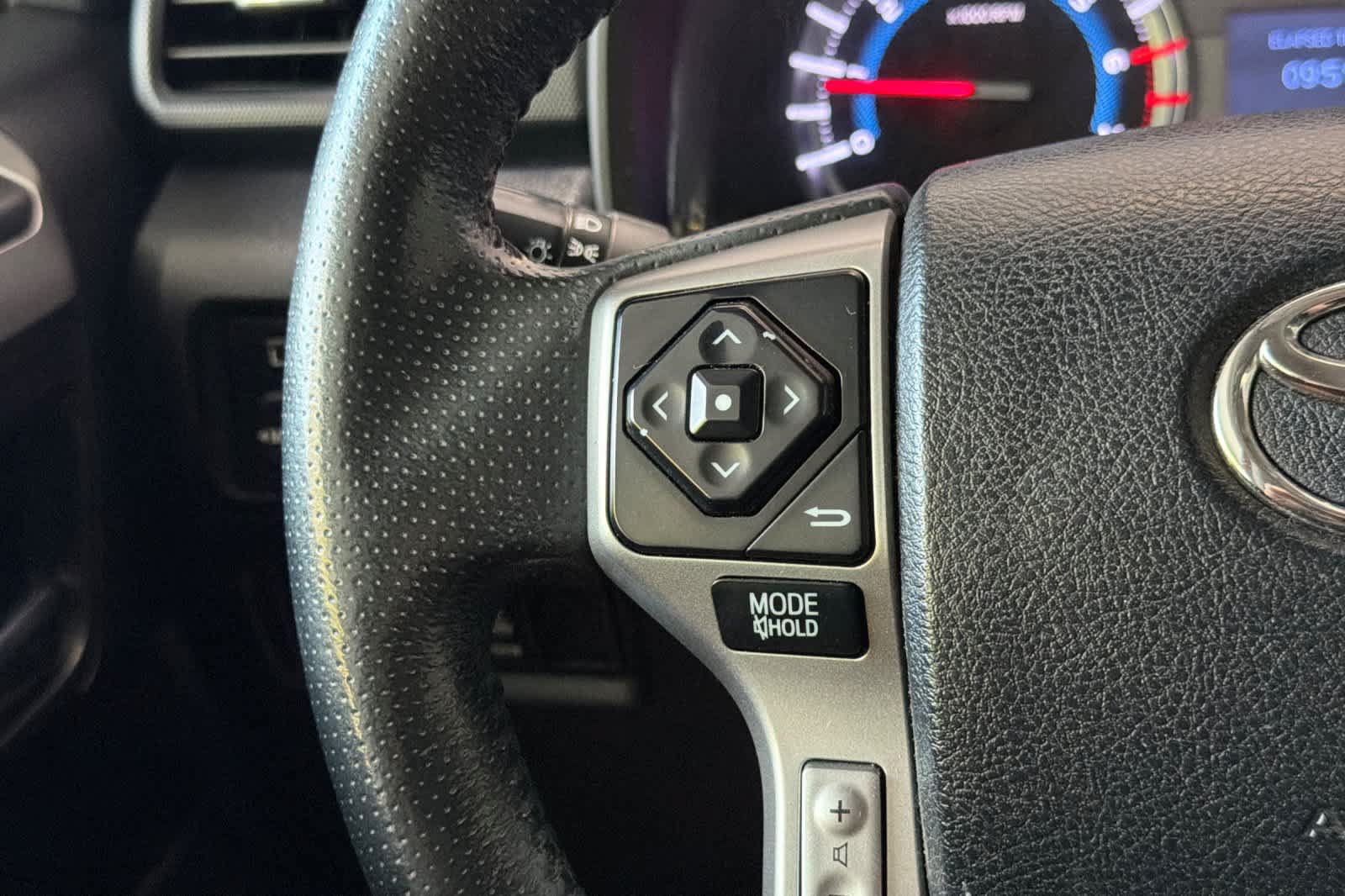 Used 2018 Toyota 4Runner 4WD image 26