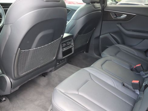 Used 2024 Audi Q8 Prestige w/ Prestige Package AWD/4WD image 25