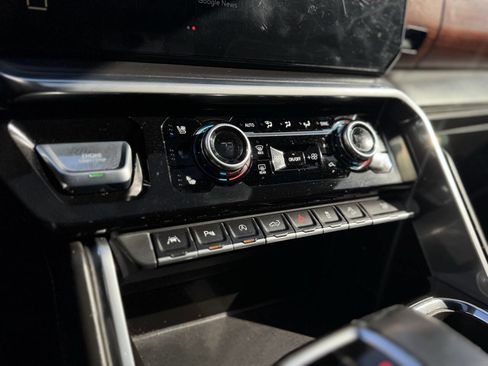 Used 2023 GMC Sierra 1500 Denali Ultimate image 33