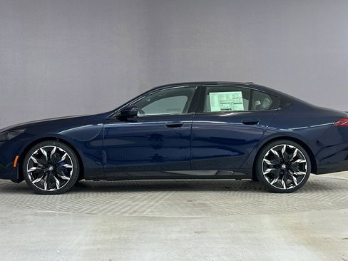 New 2026 BMW 540i xDrive w/ Executive Package image 2