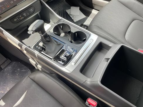 New 2026 Kia Carnival EX FWD image 9