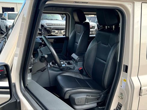 Used 2024 INEOS Grenadier Fieldmaster Edition image 8