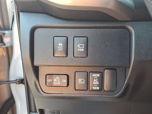 Used 2020 Toyota Tacoma Limited AWD/4WD image 17