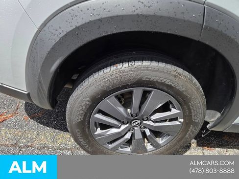 Used 2025 Nissan Pathfinder SV FWD image 12