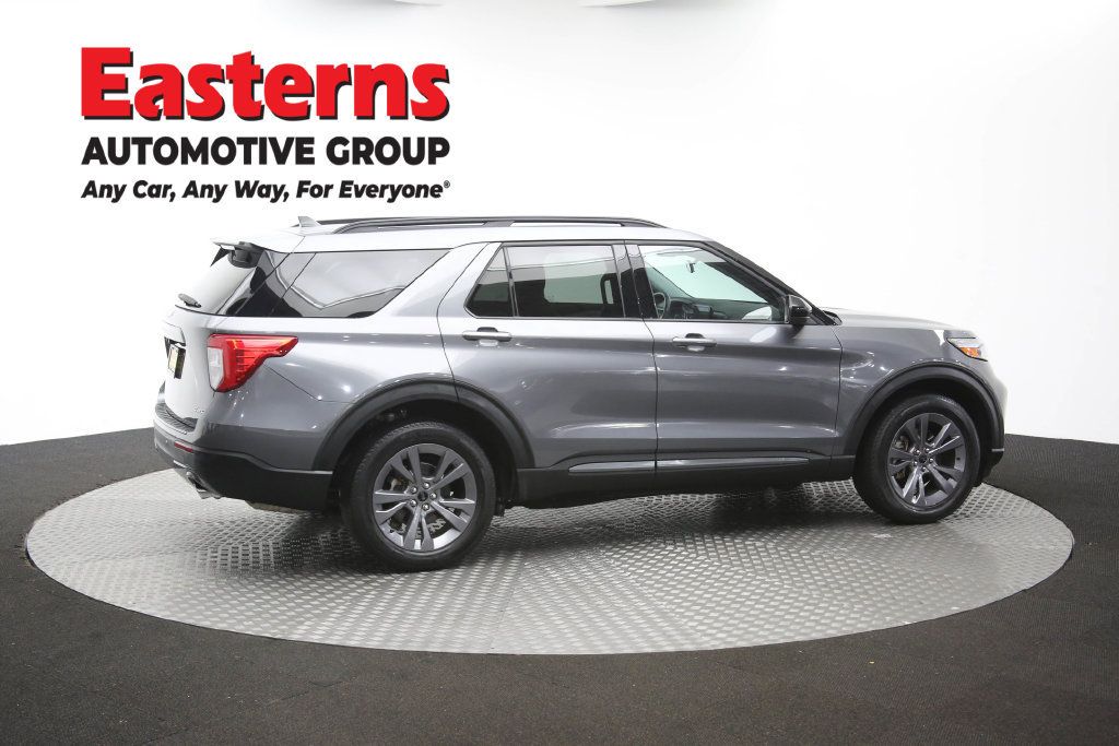 Used 2022 Ford Explorer XLT w/ Equipment Group 202A AWD/4WD image 48