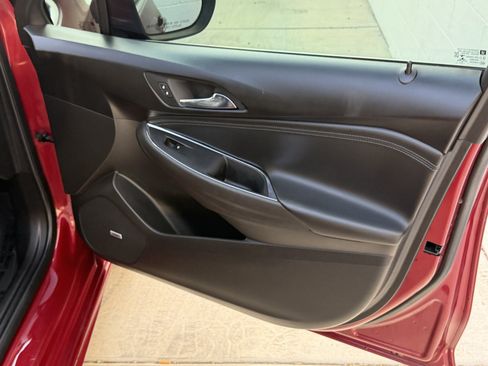 Used 2017 Chevrolet Cruze Premier FWD image 36