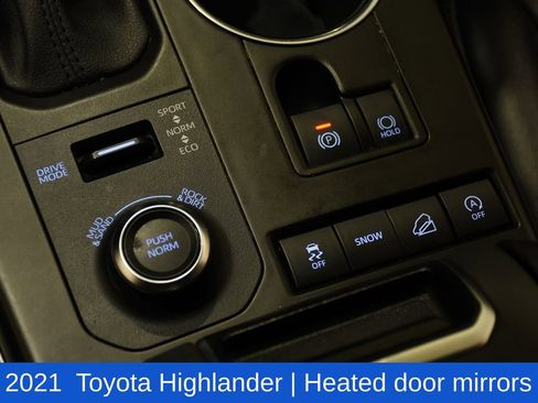 Used 2021 Toyota Highlander XSE image 23