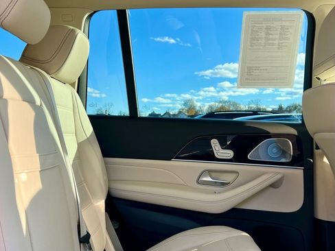 Certified 2022 Mercedes-Benz GLS 450 4MATIC image 19