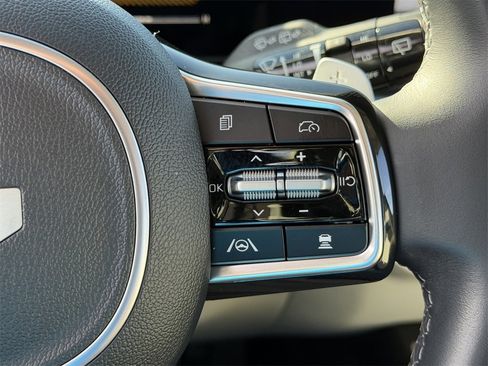 Used 2025 Kia Sorento EX image 14