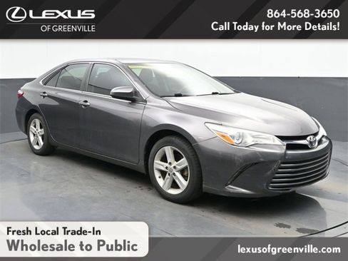 Used 2015 Toyota Camry LE image 1