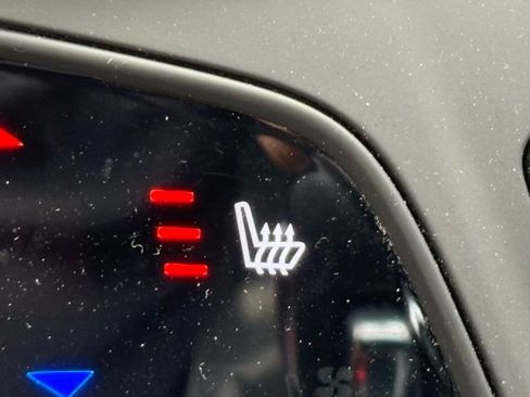 Used 2019 Buick Envision Essence AWD/4WD image 17