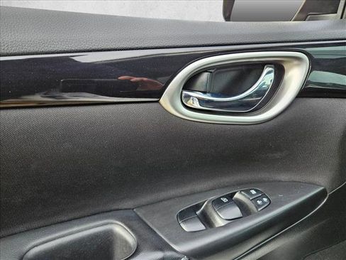 Used 2019 Nissan Sentra SV image 10