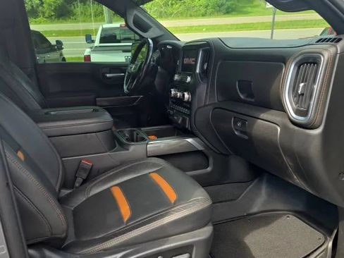 Used 2021 GMC Sierra 1500 AT4 w/ Driver Alert Package II AWD/4WD image 10