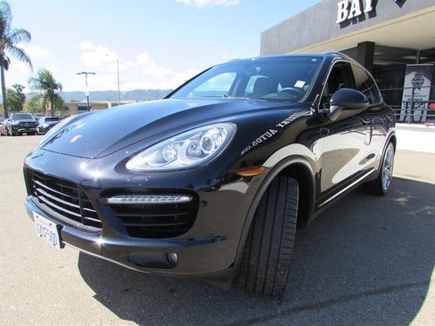 Used 2013 Porsche Cayenne Turbo AWD/4WD image 3