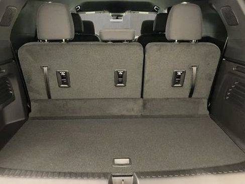 New 2026 Chevrolet Traverse LT w/ Driver Confidence Package AWD/4WD image 34