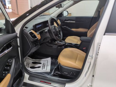 Used 2024 Kia Seltos EX AWD/4WD image 15
