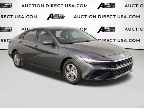 Used 2025 Hyundai Elantra SE FWD image 36