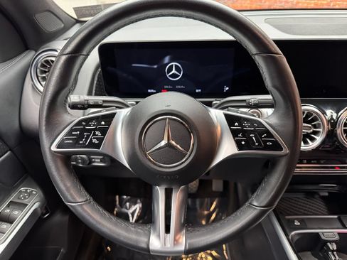 Certified 2024 Mercedes-Benz GLB 250 4MATIC image 11