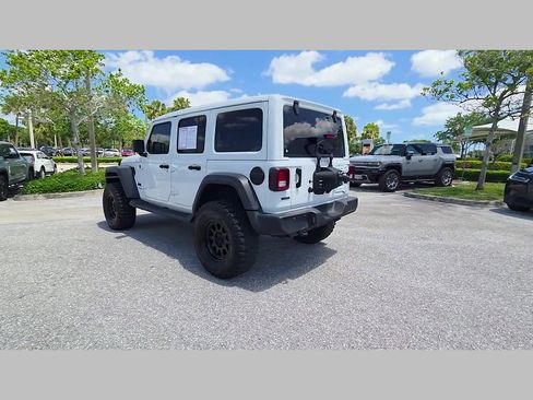 Used 2022 Jeep Wrangler Unlimited Sport w/ Sun And Sound Package AWD/4WD image 46
