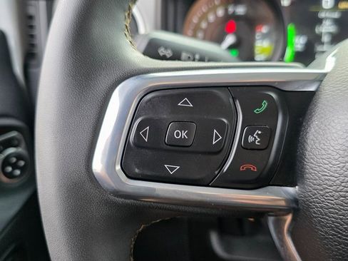 Used 2024 Jeep Wrangler Unlimited Sahara image 27