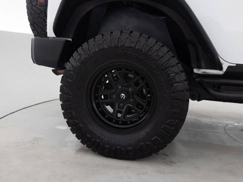 Used 2015 Jeep Wrangler Unlimited Rubicon w/ Connectivity Group AWD/4WD image 21