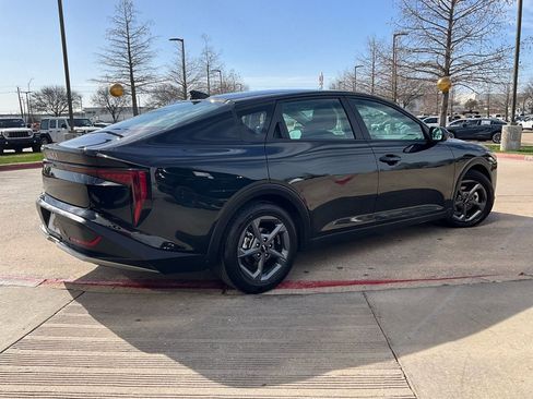 Used 2025 Kia K4 LXS image 6