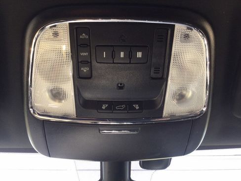 Used 2018 Jeep Grand Cherokee Altitude AWD/4WD image 40