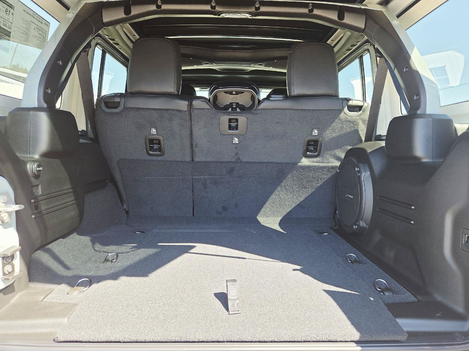New 2027 Jeep Wrangler Unlimited Sahara AWD/4WD image 32