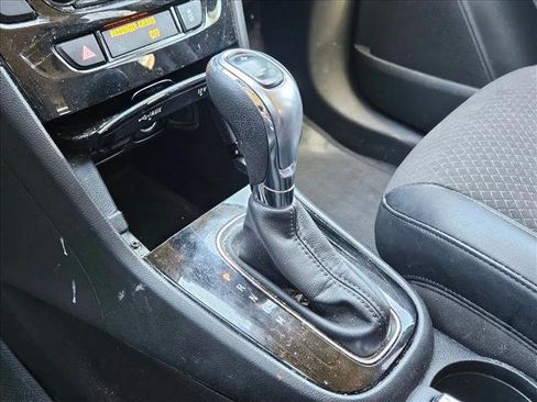 Used 2020 Buick Encore Preferred image 12