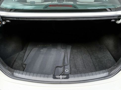 Used 2017 Hyundai Elantra Limited image 27