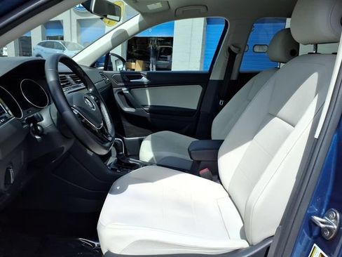 Used 2018 Volkswagen Tiguan SE AWD/4WD image 9