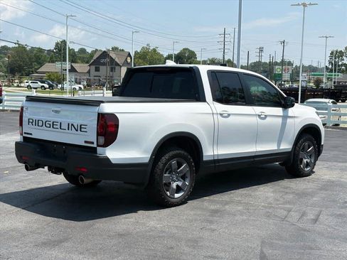 Used 2025 Honda Ridgeline TrailSport image 3