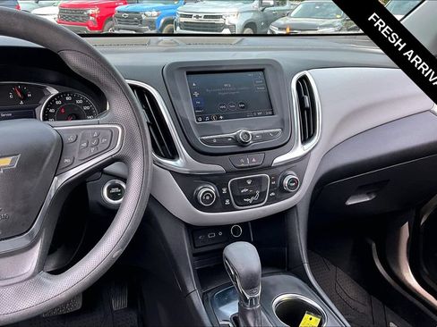 Used 2024 Chevrolet Equinox LS w/ LS Convenience Package FWD image 9