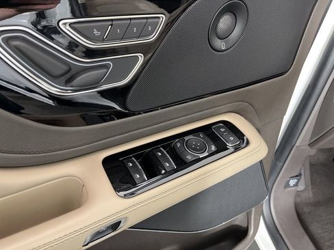 Used 2021 Lincoln Aviator Grand Touring w/ Elements Package Plus image 30