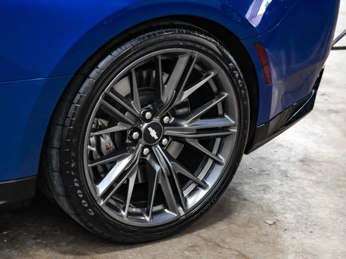 Used 2018 Chevrolet Camaro ZL1 image 40