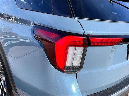 Used 2025 Ford Explorer ST-Line image 28