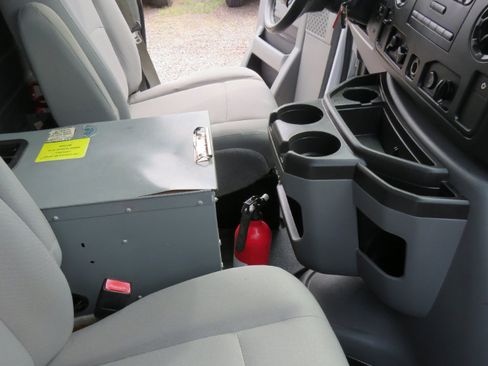 Used 2014 Ford E-150 and Econoline 150 w/ Commercial Cargo Van Package image 19