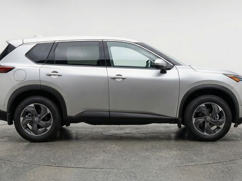 Used 2025 Nissan Rogue SV image 11