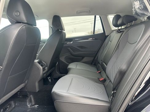 New 2026 Volkswagen Tiguan SE image 14