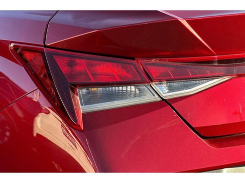 Used 2024 Hyundai Elantra SEL image 32