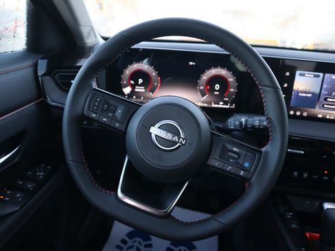 New 2026 Nissan Kicks SR w/ SR Premium Package FWD image 25