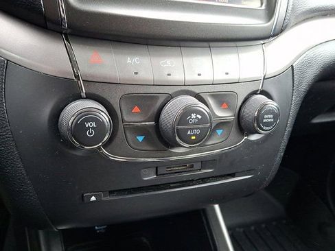 Certified 2017 Dodge Journey Crossroad image 14