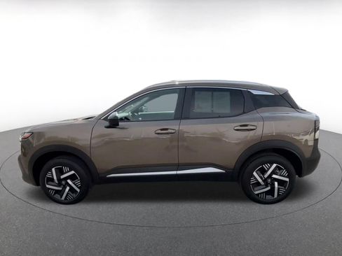 Used 2026 Nissan Kicks SV FWD image 9